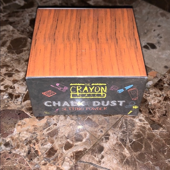 *BRAND NEW* CRAYON CASE CHALK DUST SETTING POWDER - Picture 2 of 3